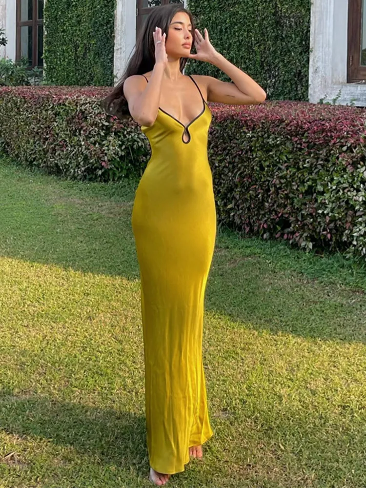 Backless Elegant Stunner Maxi Dress - Image 4
