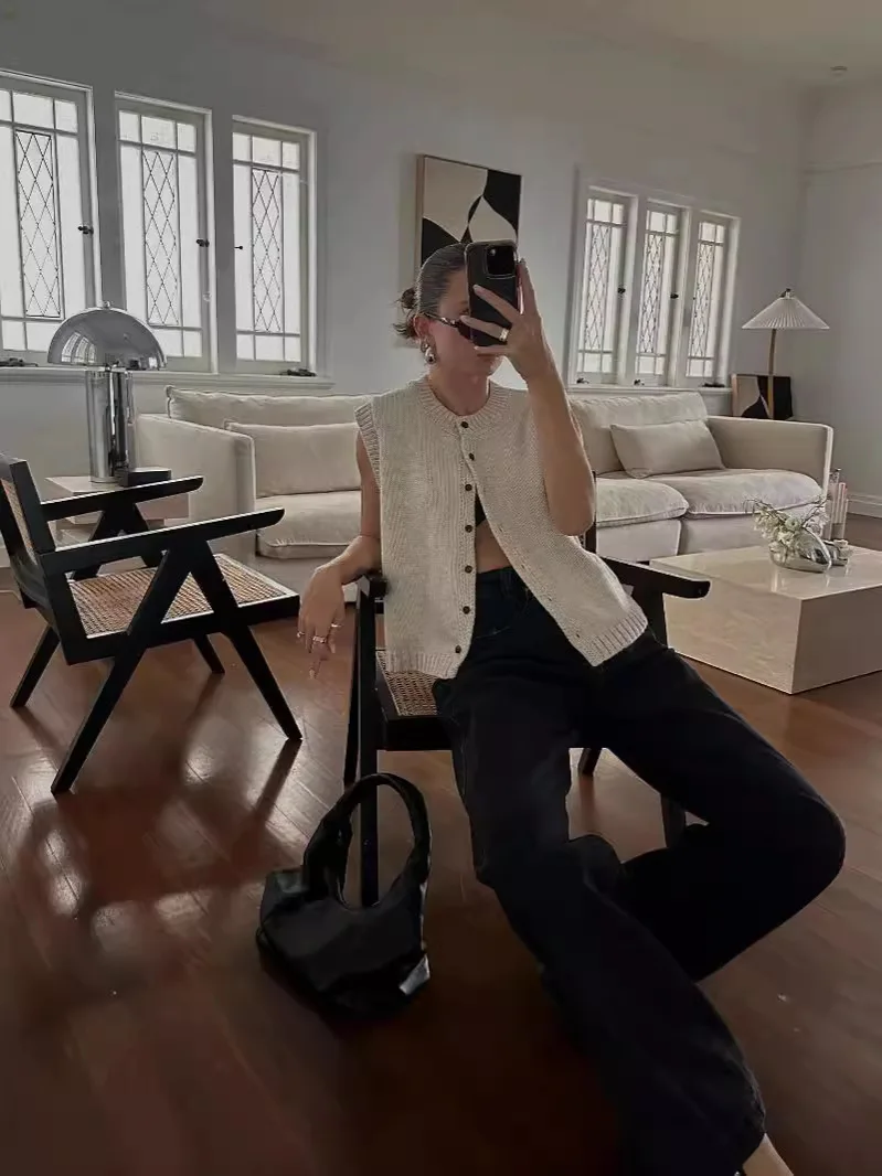 Elka Knitted Vest Cardigan - Image 4