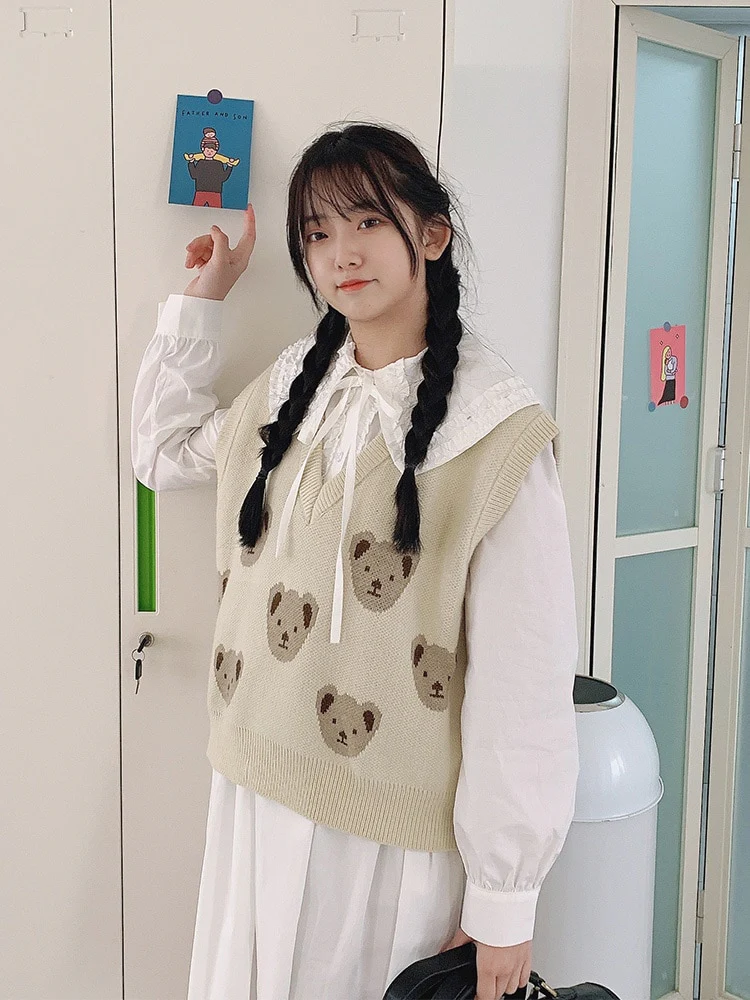 Kare Bear Printed Vest - Image 8