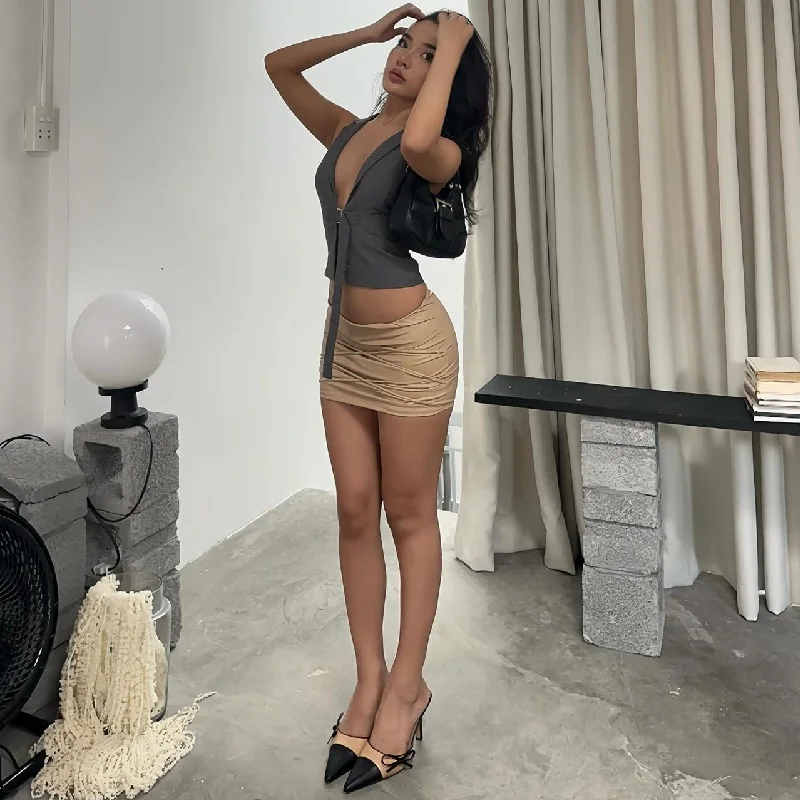 Nyssa Sleek Buckle V-Neck Vest - Image 8